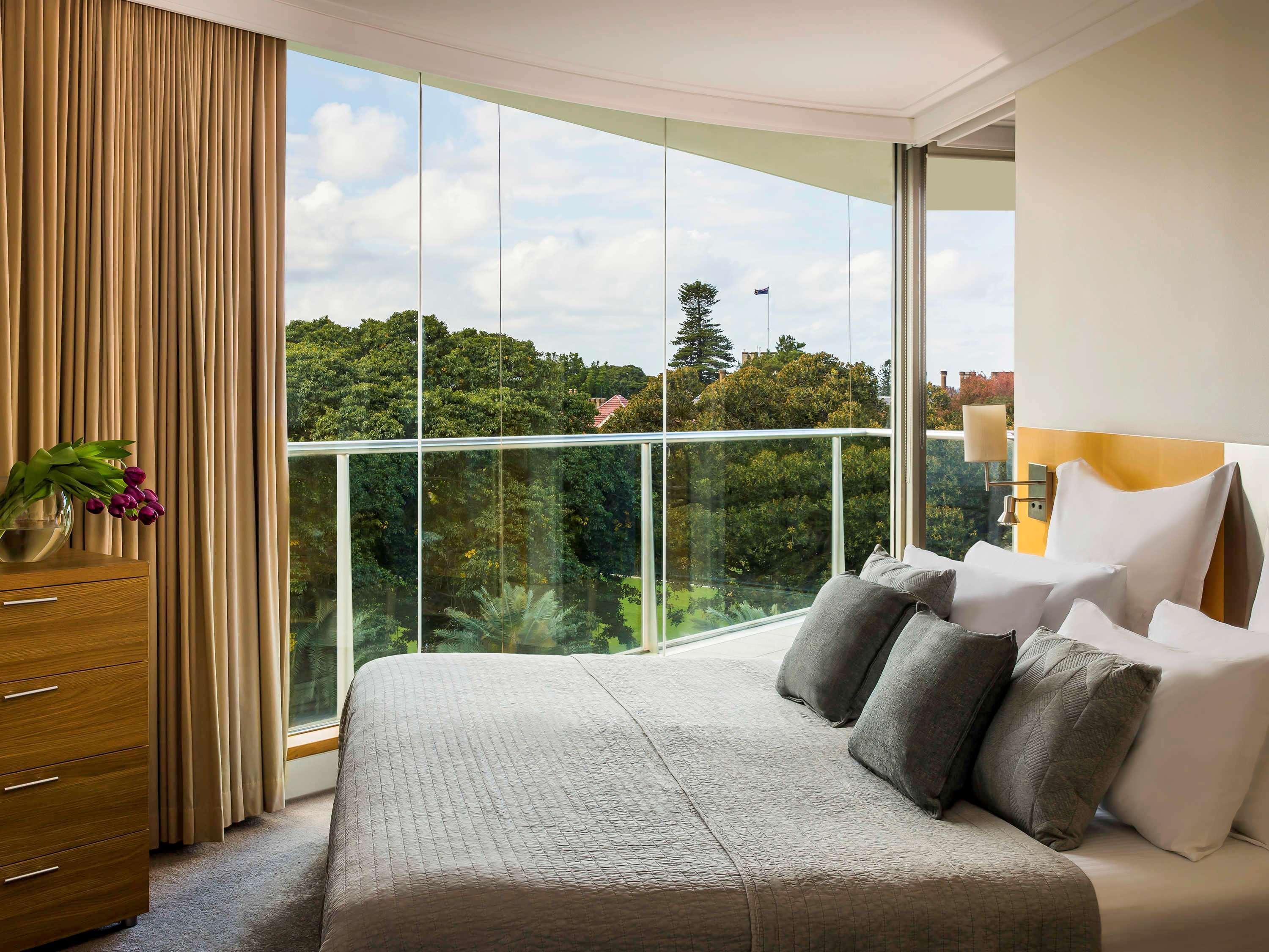 Hotel Pullman Quay Grand Sydney Harbour Esterno foto A bedroom at the hotel